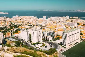 Investir dans une petite surface neuve à Marseille : est-ce vraiment rentable ?