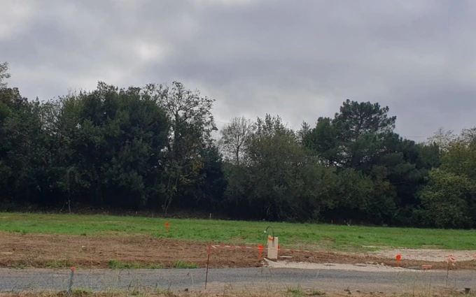 Terrain à partir de 700m² à bourg à Bourg