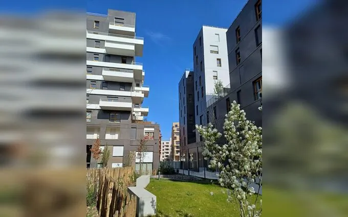 LA PLACE - ARDOINES à Vitry-sur-Seine
