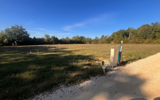 Terrain à partir de 1599m² à baurech à Baurech