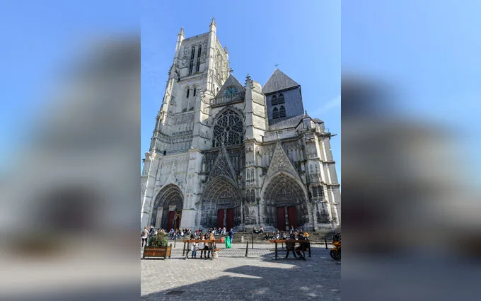 Les terrasses des canotiers à Meaux