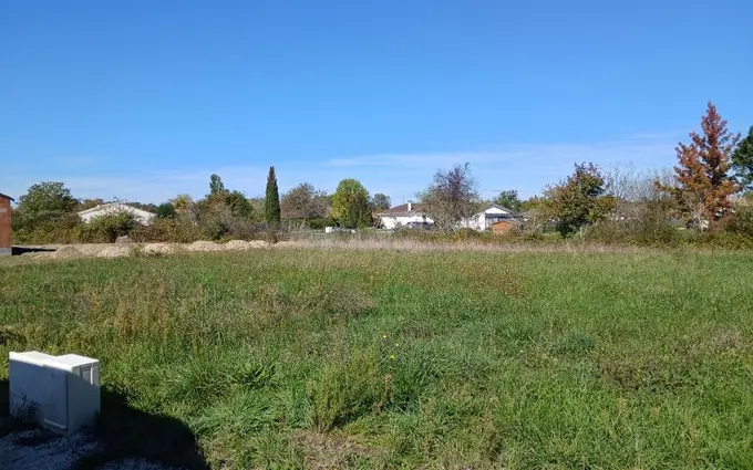 Terrain à partir de 800m² à vertheuil à Vertheuil (33180)