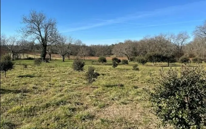 Terrain à partir de 3600m² à hautefort à Hautefort (24390)