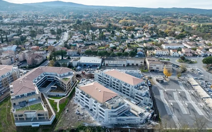 Parking sous sols - t3 à Trets