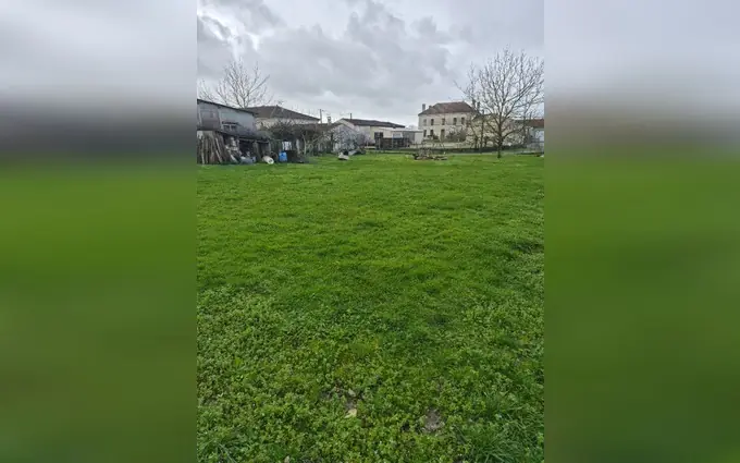 Terrain à partir de 640m² à jarnac-champagne à Jarnac-Champagne