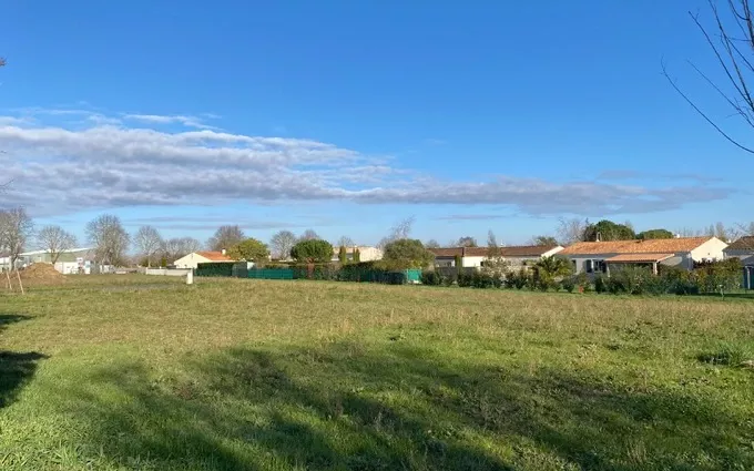 Terrain à bâtir à Pisany à Pisany (17600)