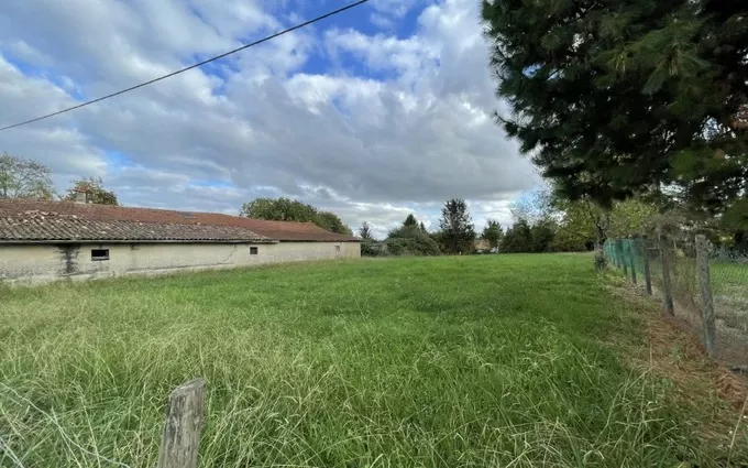 Terrain à bâtir à Espiet à Espiet (33420)