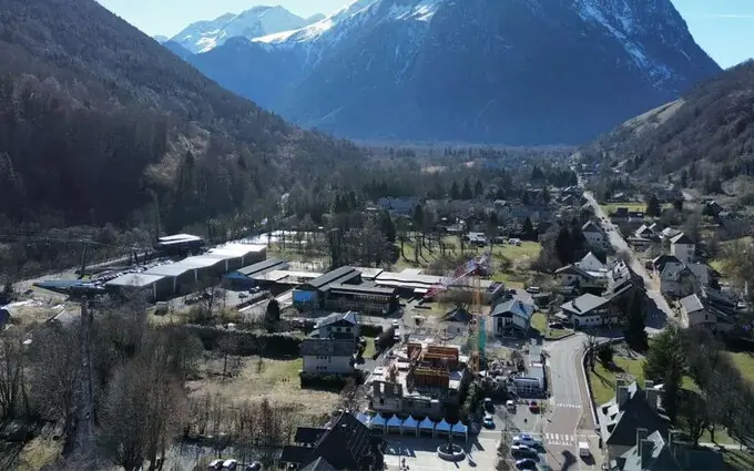 Allemond à 1 min à pied de la télécabine de l'Eau d'Olle Express à Allemond