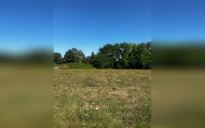 Terrain à bâtir à Vélines à Vélines (24230)