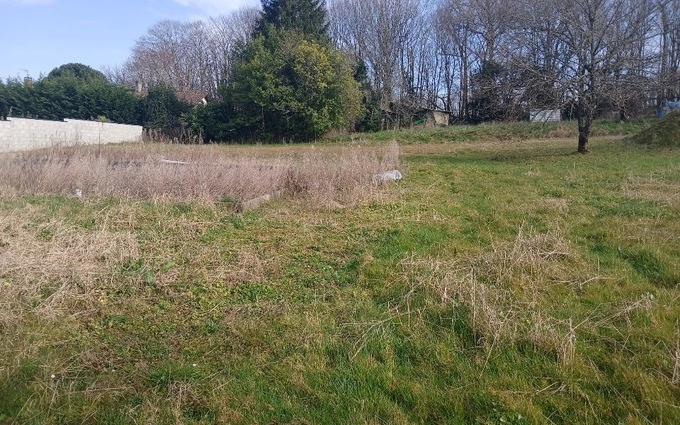 Terrain à bâtir à Loupes à Loupes (33370)
