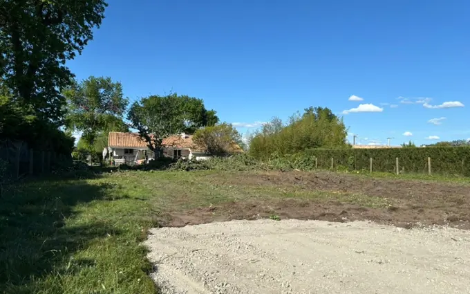 Terrain à partir de 500m² à Saint-Estèphe à Saint-Estèphe (33180)