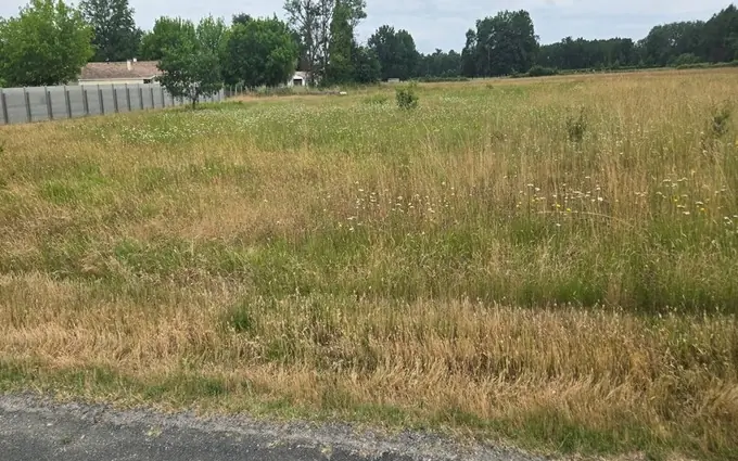 Terrain à partir de 750m² à Saint-Savin à Saint-Savin (33920)