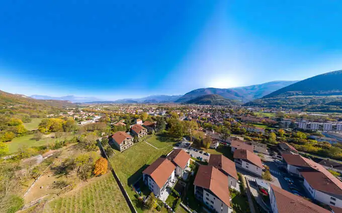 Vif proche centre dans un parc de 6000 m² à Vif