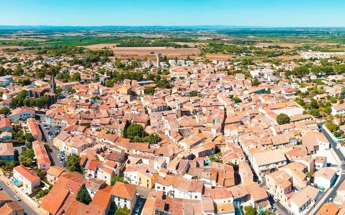 CARRE VIAS à Vias