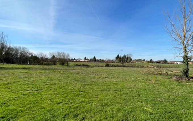 Terrain à bâtir à Saint-Pierre-d'Eyraud à Saint-Pierre-d'Eyraud (24130)
