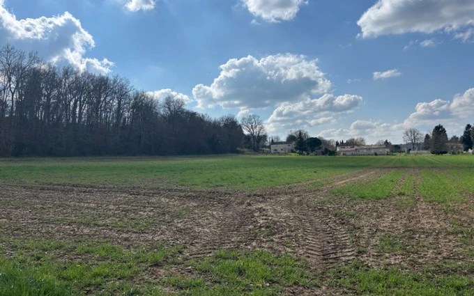 Terrain à bâtir à Varennes à Varennes (24150)