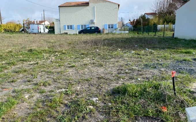 Terrain à bâtir à Semussac à Semussac (17120)