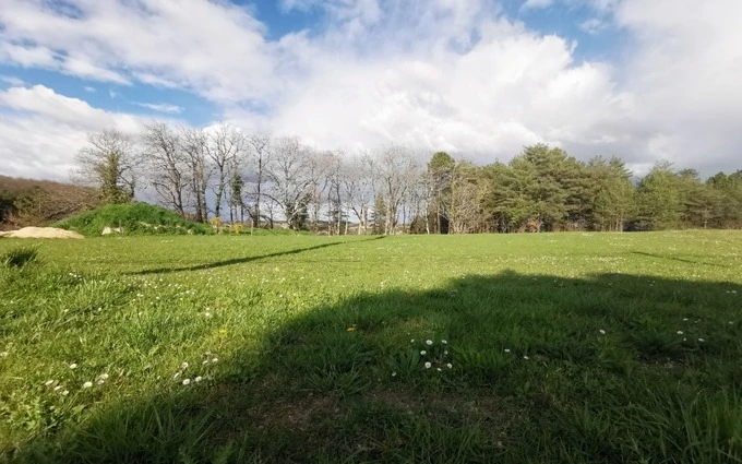 Terrain à bâtir à Léguillac-de-l'Auche à Léguillac-de-l'Auche (24110)