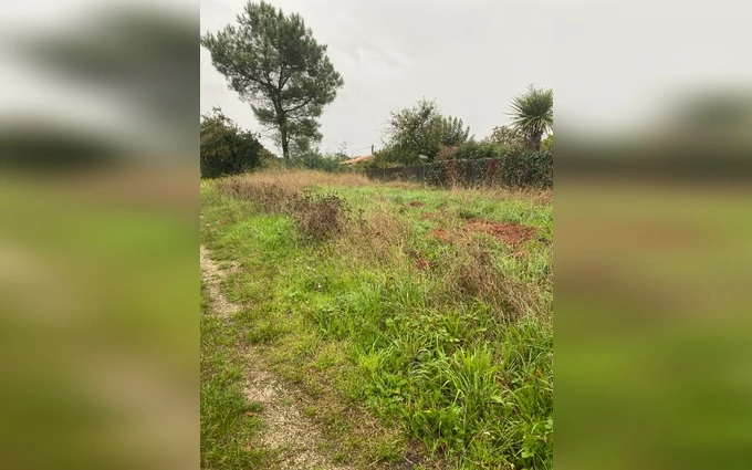Terrain à bâtir à Le Taillan-Médoc à Le Taillan-Médoc (33320)