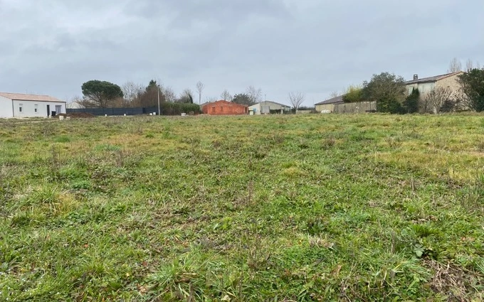Terrain à partir de 800m² à Montpellier-de-Médillan à Montpellier-de-Médillan (17260)