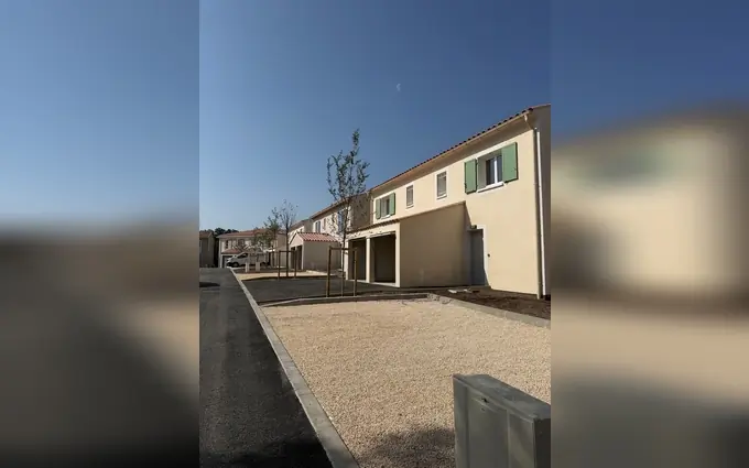 Terre carmin psla à Puget-sur-Argens