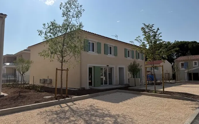 Terre carmin psla à Puget-sur-Argens