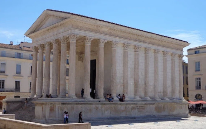 2NIMES à Nîmes