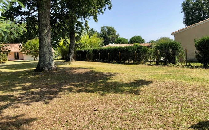 Terrain à partir de 400m² à Saint-Estèphe à Saint-Estèphe (33180)