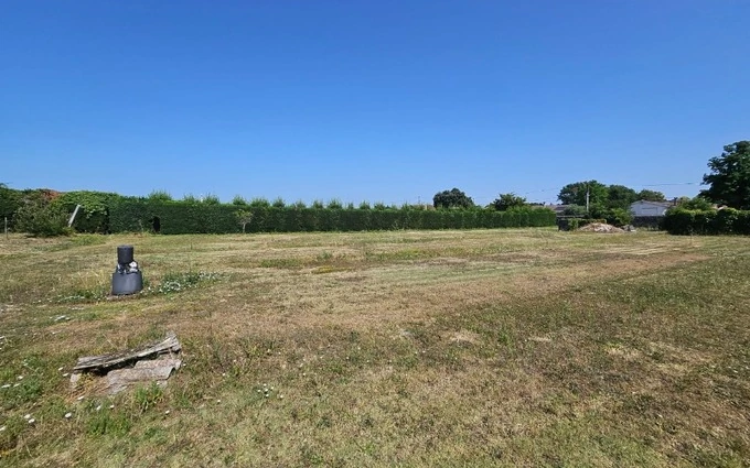 Terrain à partir de 838m² à Saint-Seurin-de-Cadourne à Saint-Seurin-de-Cadourne (33180)