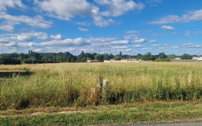 Terrain à partir de 1100m² à Saint-Christoly-de-Blaye à Saint-Christoly-de-Blaye (33920)