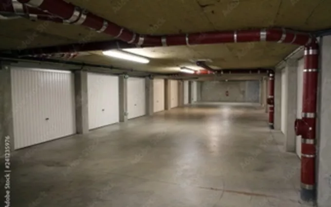 PARKINGS ANTIBES - T6 à Antibes (06160)