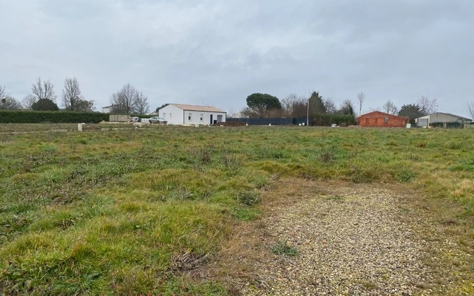 Terrain à partir de 800m² à Montpellier-de-Médillan à Montpellier-de-Médillan (17260)