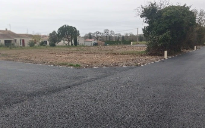 Terrain à partir de 379m² à Pisany à Pisany (17600)