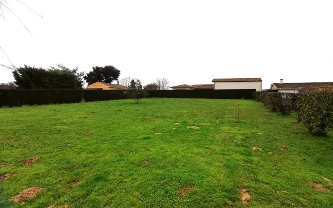 Terrain à partir de 715m² à Auros à Auros (33124)