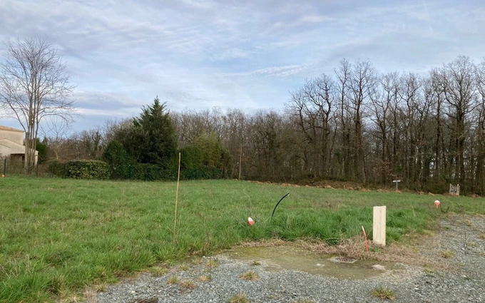 Terrain à partir de 776m² à Taillebourg à Taillebourg (17350)