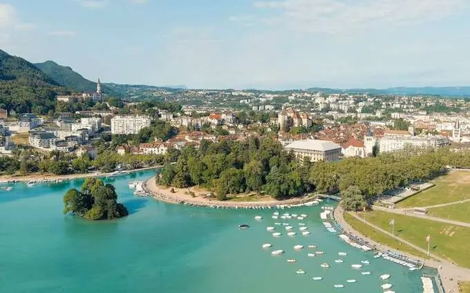 Annecy, une adresse dans un cadre naturel à Annecy