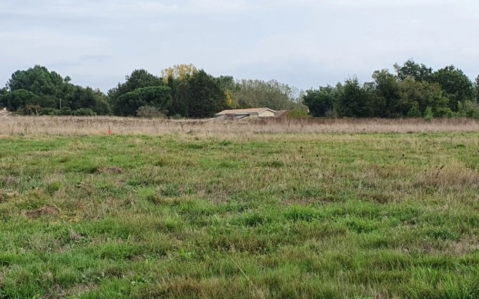 Terrain à partir de 680m² à Laruscade à Laruscade (33620)