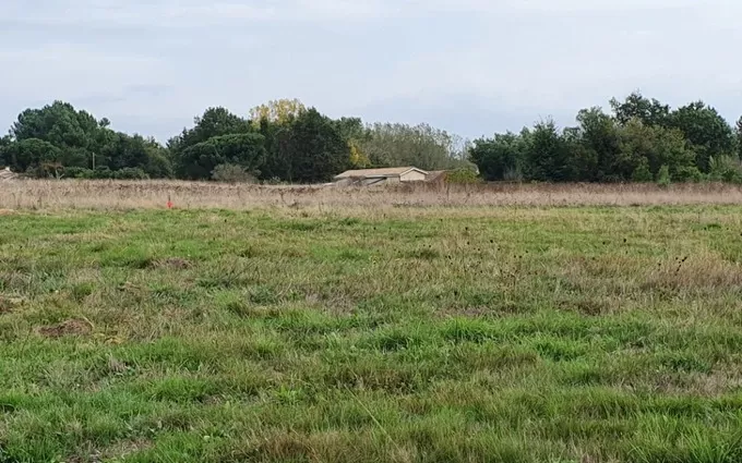 Terrain à partir de 680m² à Laruscade à Laruscade (33620)