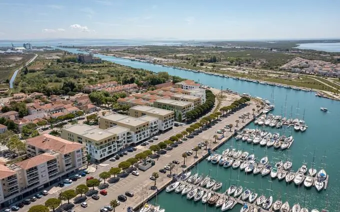 LES VOILES à Port-Saint-Louis-du-Rhône