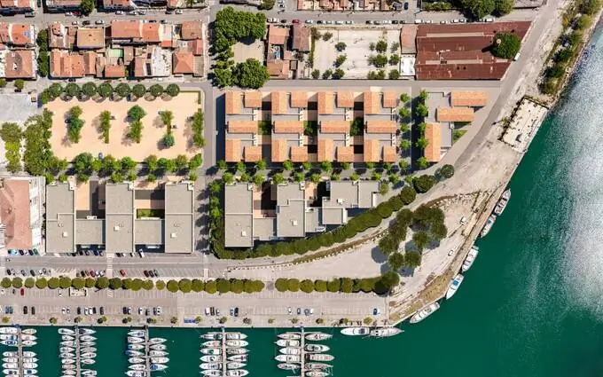 LES VOILES à Port-Saint-Louis-du-Rhône